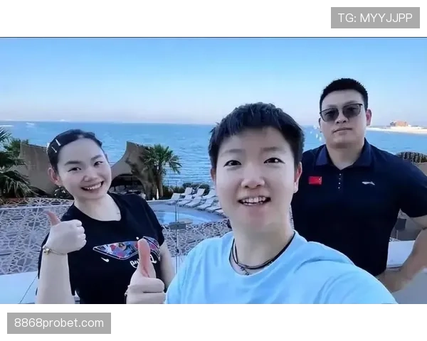 刷到何卓佳朋友圈，瞬间把我这周工资打包了